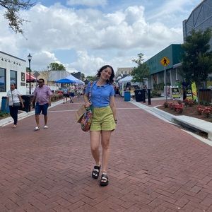 Meet your Posher, Juliana